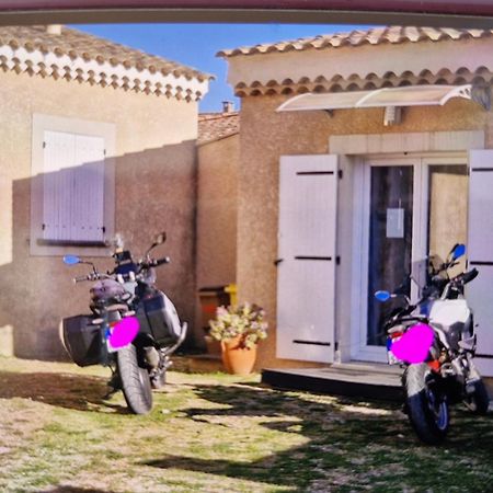 Petite Maison Meublee Entre Avignon Et Carpentras Morieres-les-Avignon Exterior foto
